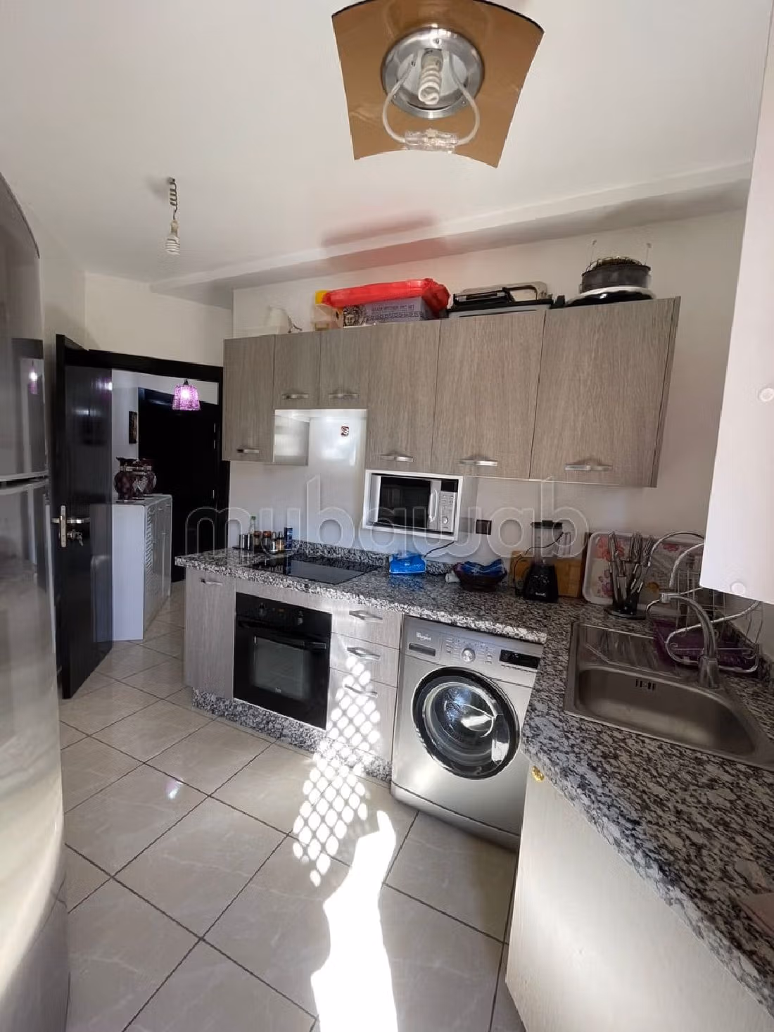 شقة جميلة للبيع ب بلبكار. المساحة الكلية 85 م². بواب ومكيف الهواء.