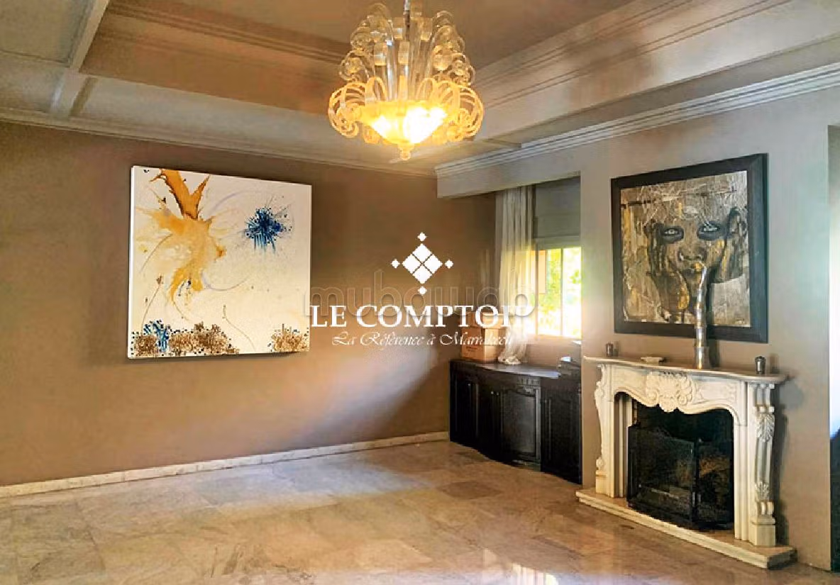 Suntuosa villa en venta en Guéliz. Área total 394 m². Mobiliario. 