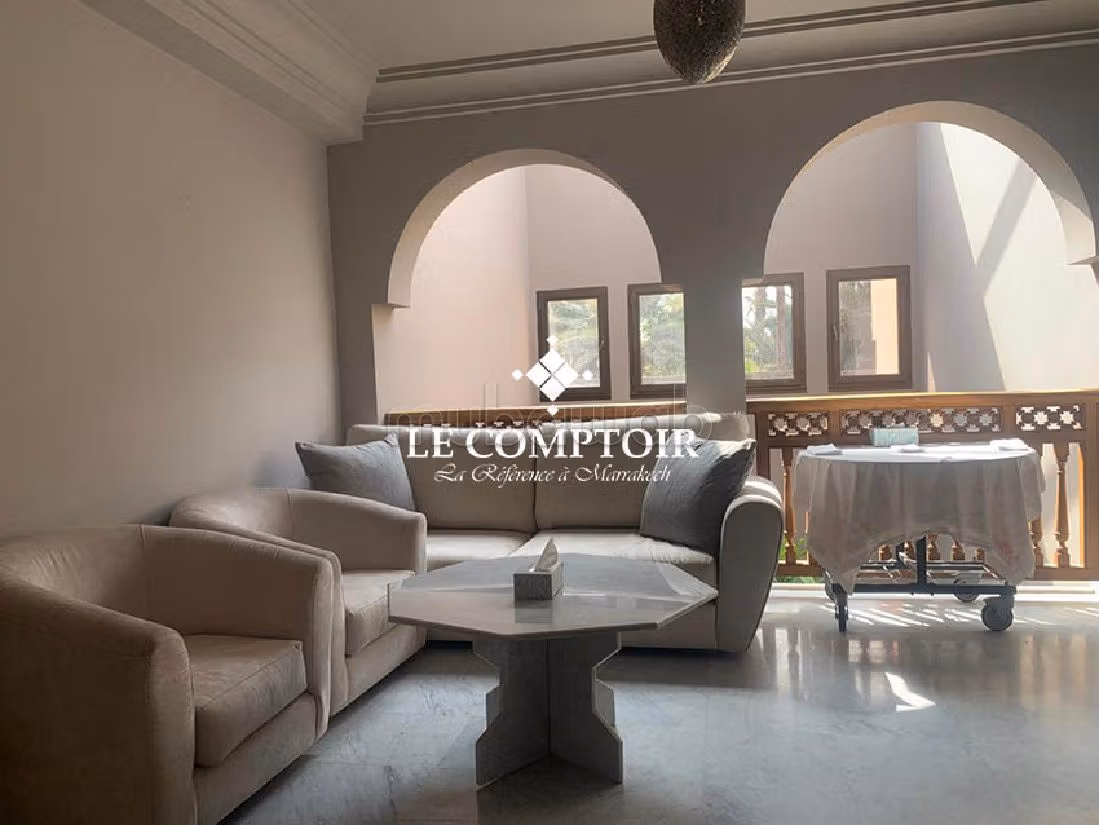 Suntuosa villa en venta en Guéliz. Área total 394 m². Mobiliario. 