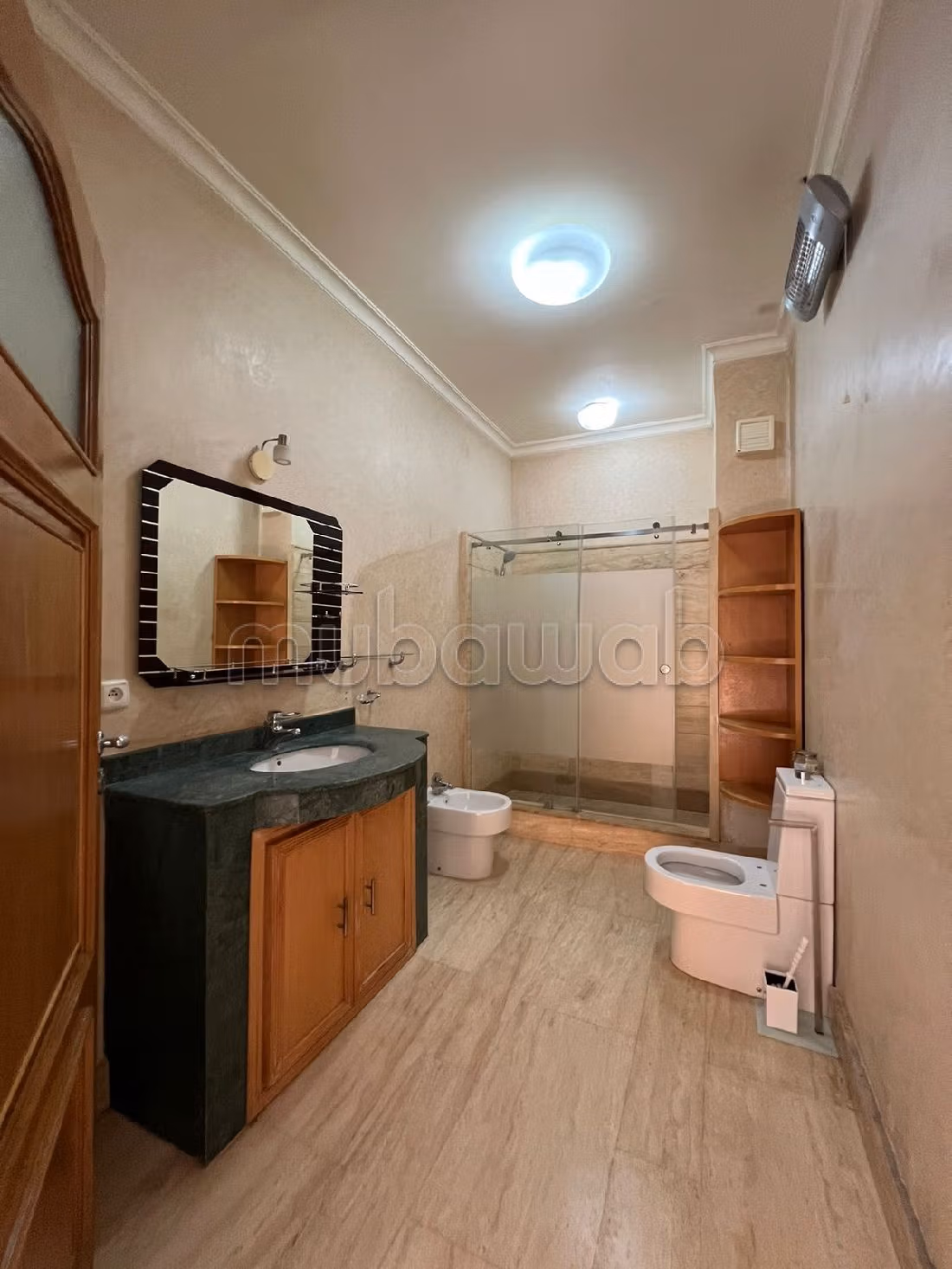 Appartementen te koop in Mghogha. Totale oppervlakte 270 m². Zwembad en open haard. 