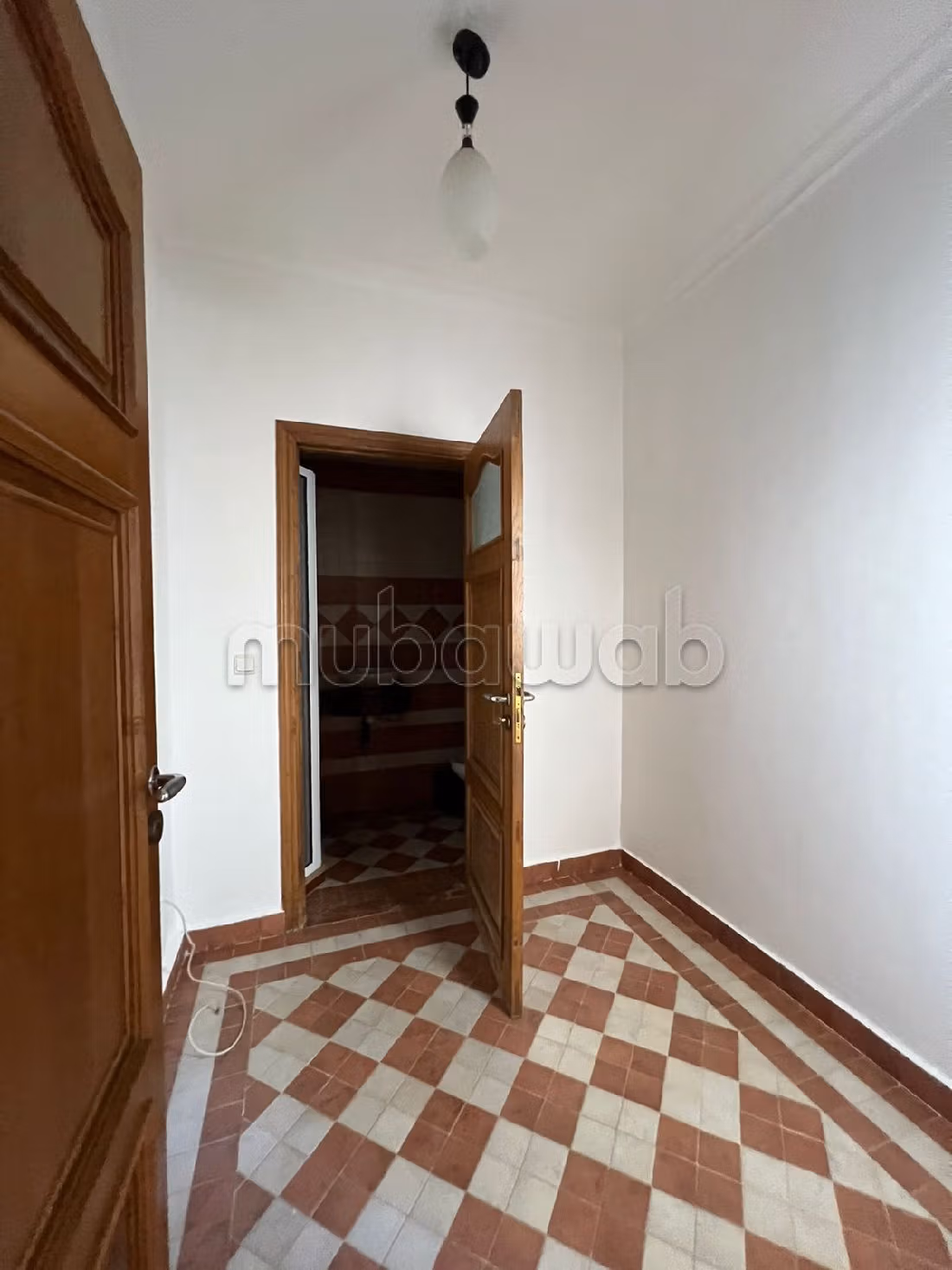 Appartementen te koop in Mghogha. Totale oppervlakte 270 m². Zwembad en open haard. 