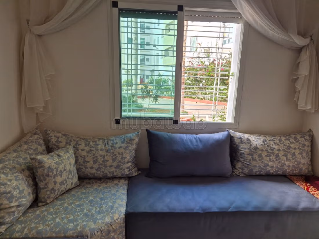 شقة جميلة للبيع ب فتح الخير. 4 قطع مريحة. صالون مغربي، و خدمة الأمن والحراسة