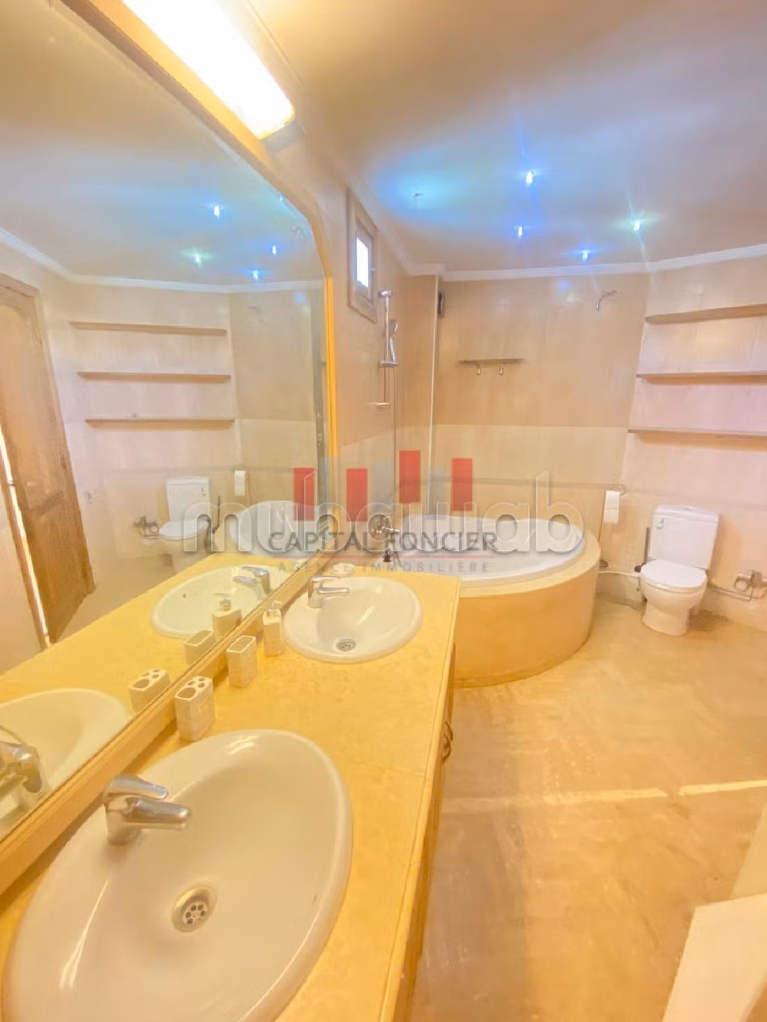 Bonito piso en venta en Racine. 4 hermosas habitaciones. Sin Ascensor, balcón