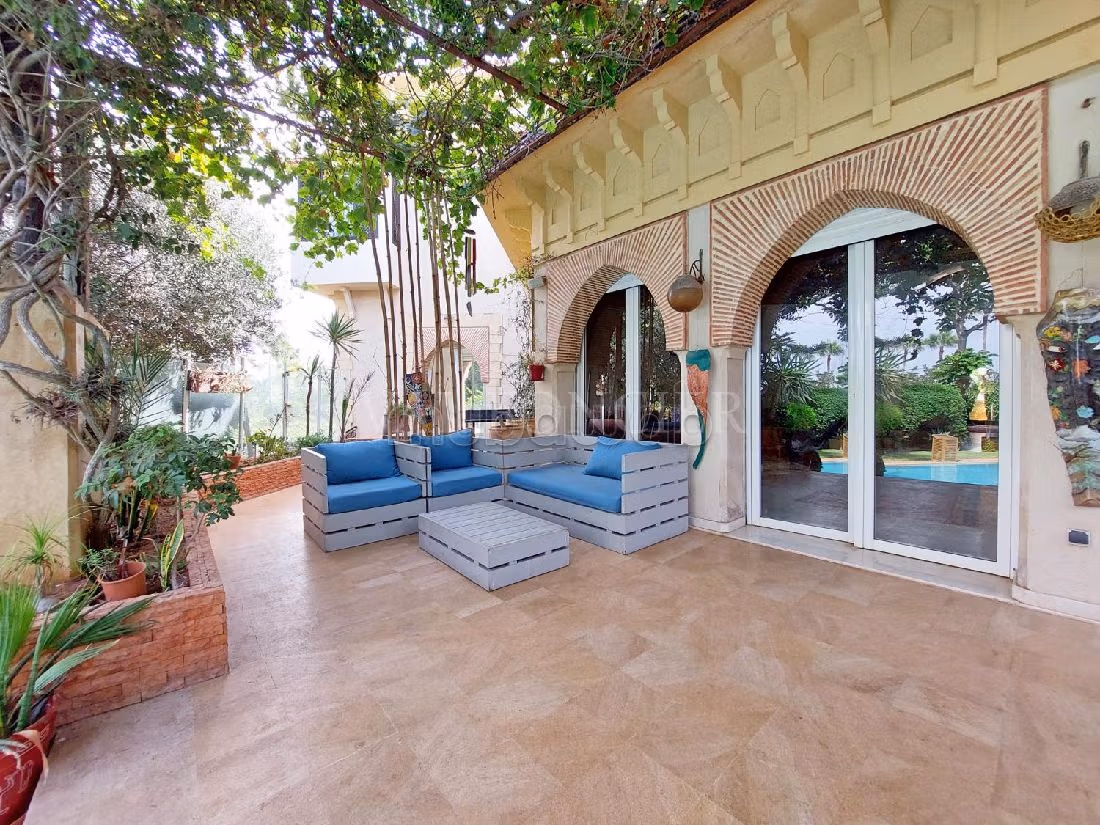 Villa à vendre à Ain Diab Casablanca – 1253m2 avec piscine et vue mer