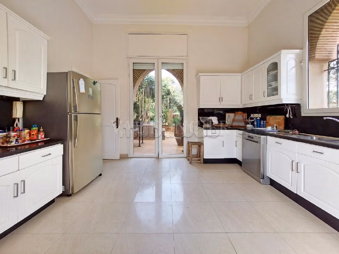 Villa à vendre à Ain Diab Casablanca – 1253m2 avec piscine et vue mer
