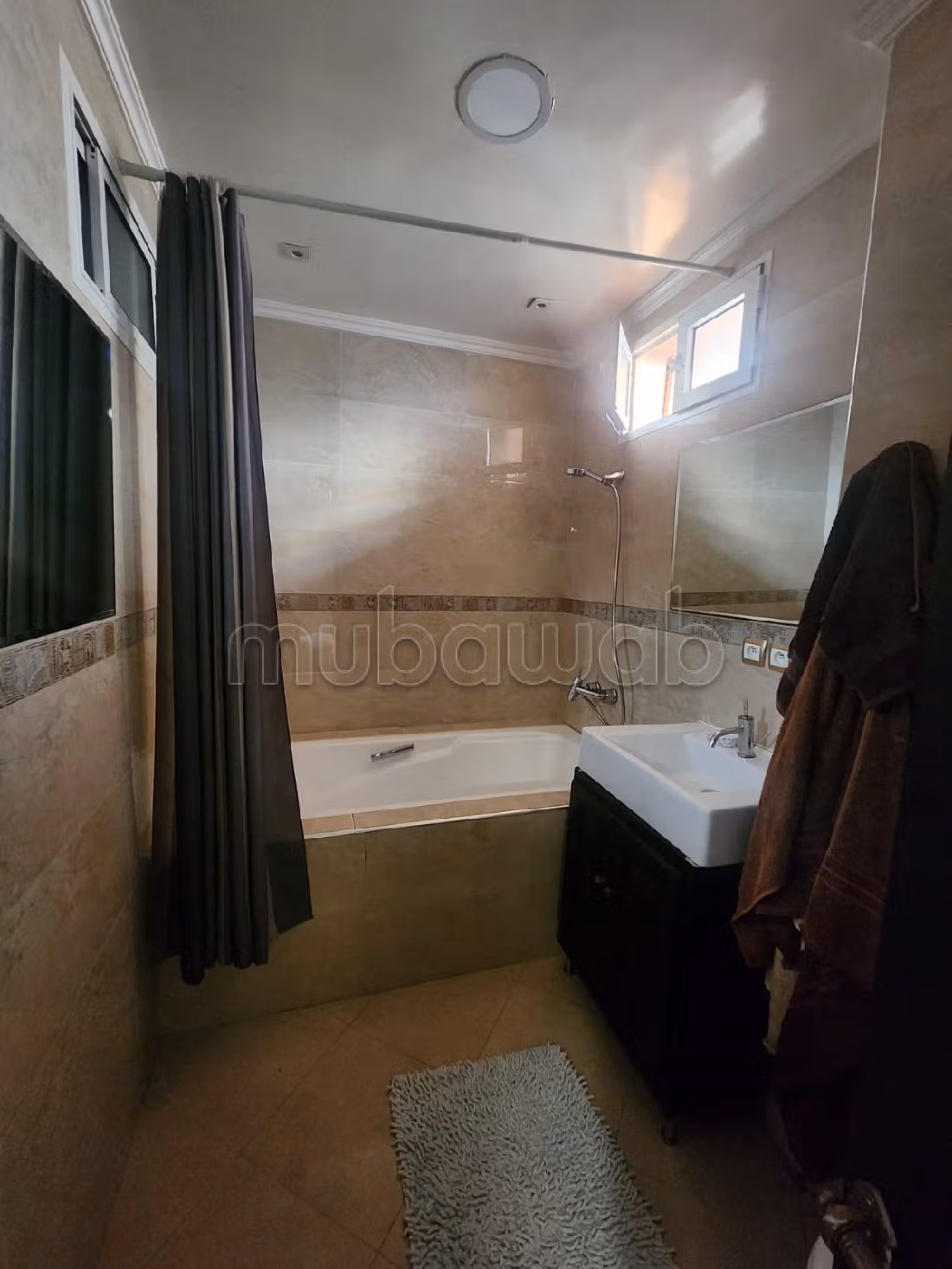 Huurappartementen beschikbaar in Gauthier. Oppervlakte 160 m². Gemeubileerd