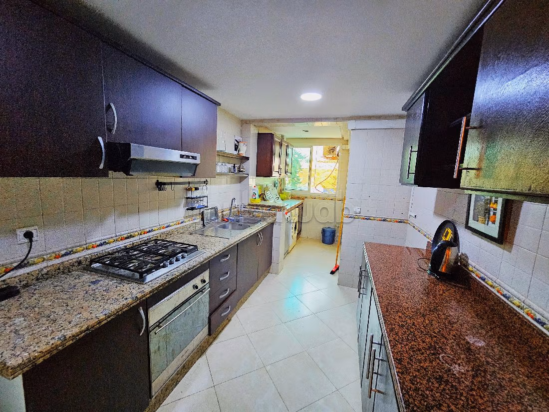 Apartment for rent. 3 rooms. Storage unit. 