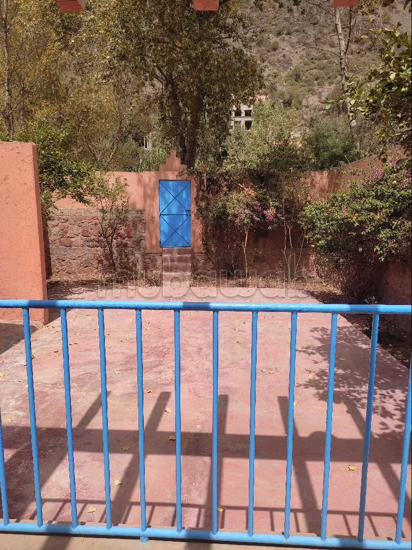 Kopen: villa's en luxe woningen. 6 Ruimtes. Volledig gemeubileerd