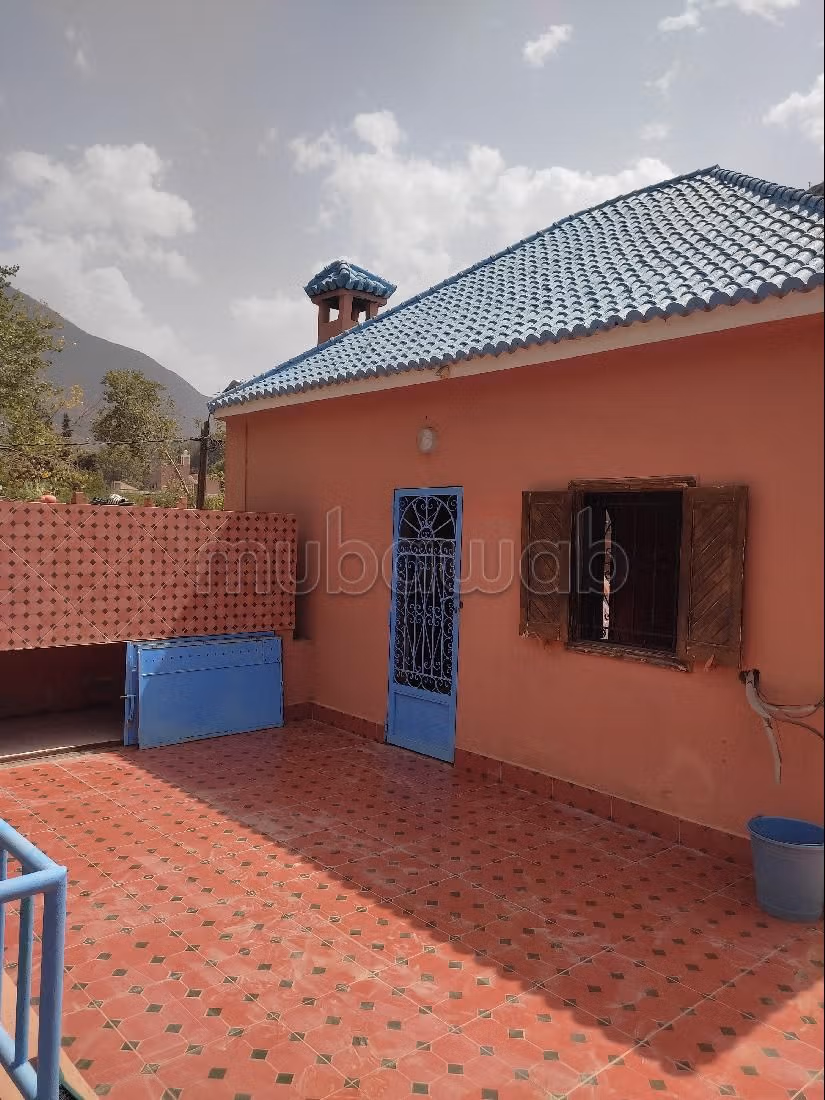 Kopen: villa's en luxe woningen. 6 Ruimtes. Volledig gemeubileerd