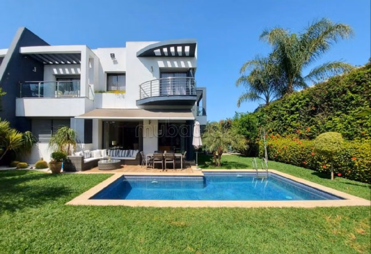 Esplendida villa en venta en Bouskoura Ville. 1 Habitación. Chimenea operativa, propiedad con piscina. 