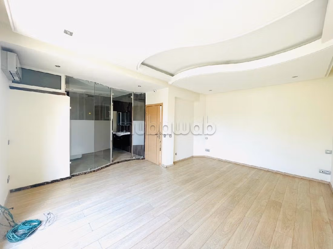 Villa's en luxe woningen huren in Longchamps Hay Al Hanâa. Oppervlakte 390 m². Veel comfort met airconditioning en open haard