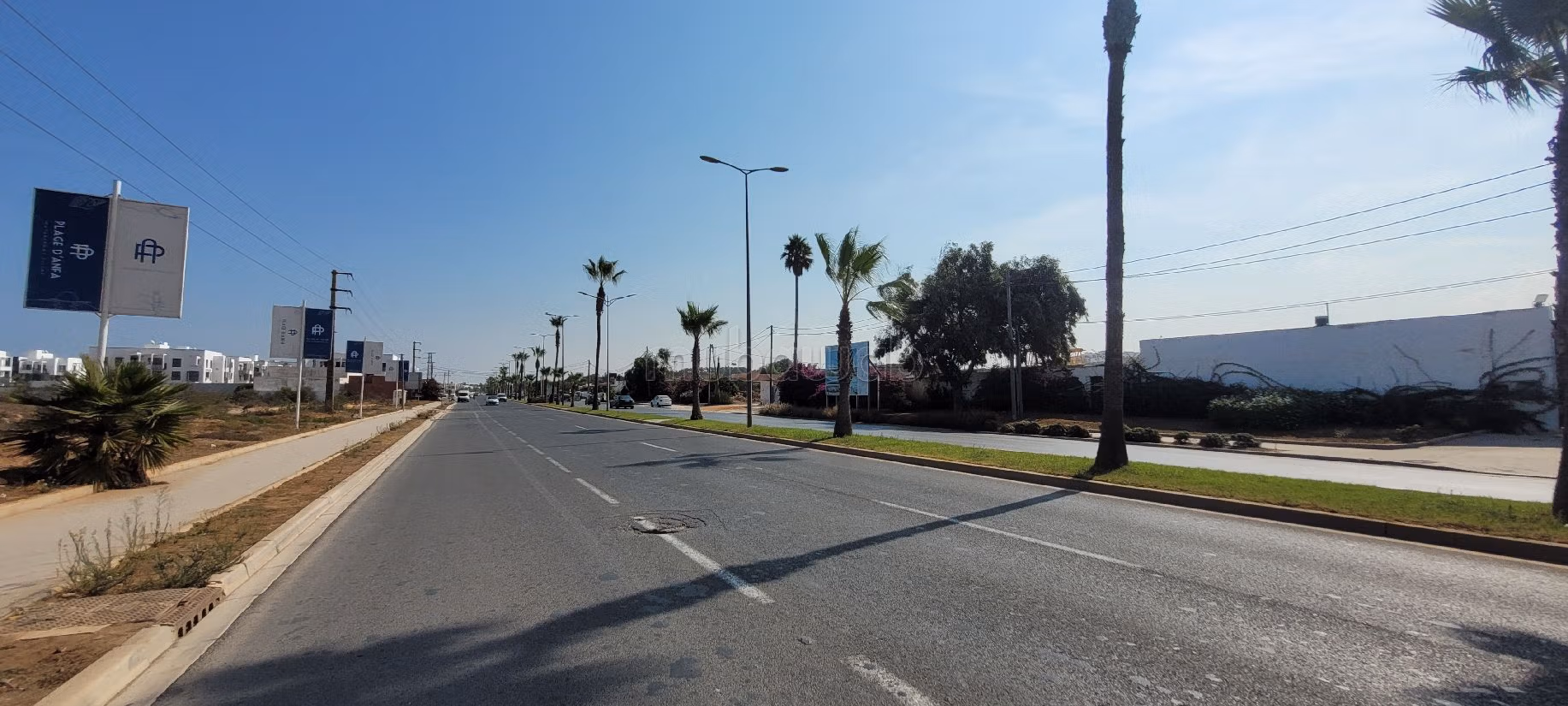 Spazioso locale commerciale da affittare a Ain Diab Extension. Superficie totale 6500 m². 