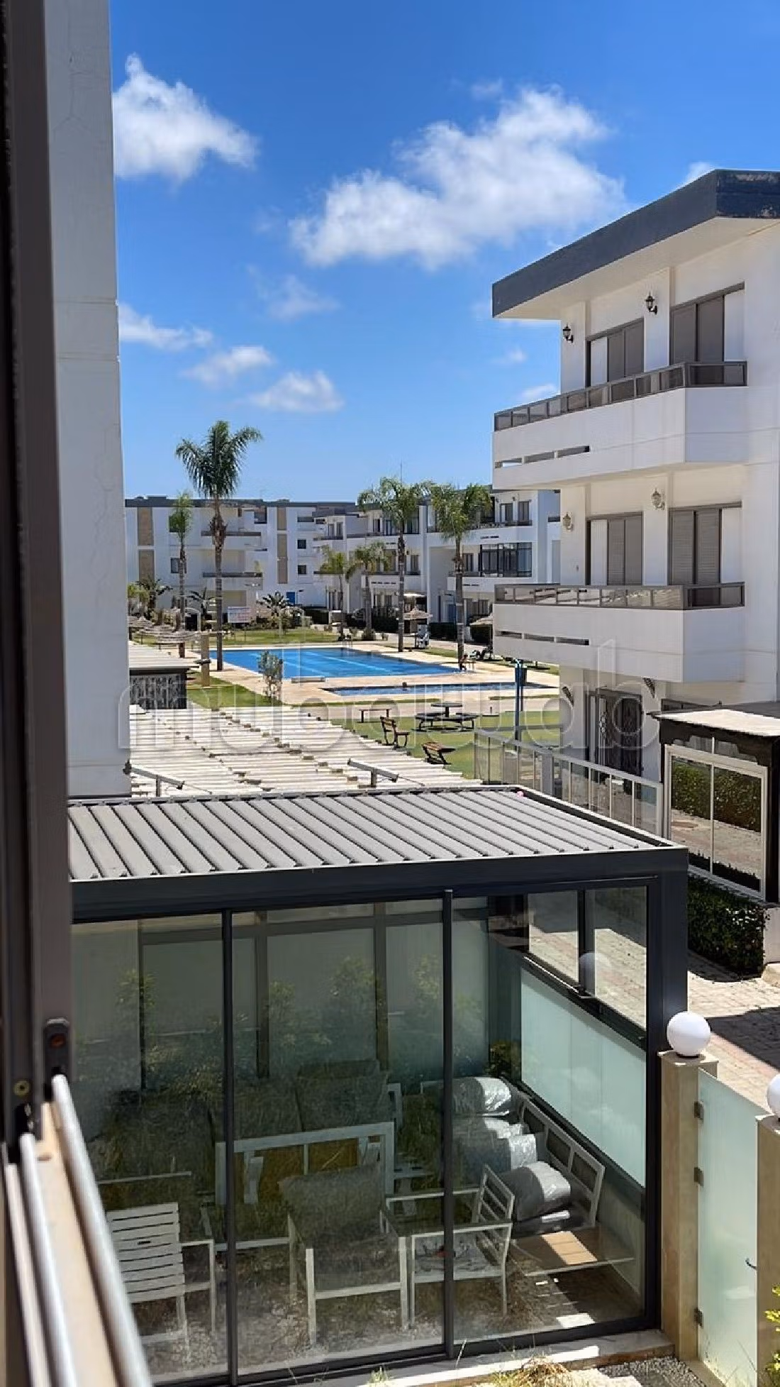 Piso en venta en Zone industrielle. 1 Habitación. está amueblado con buen gusto.