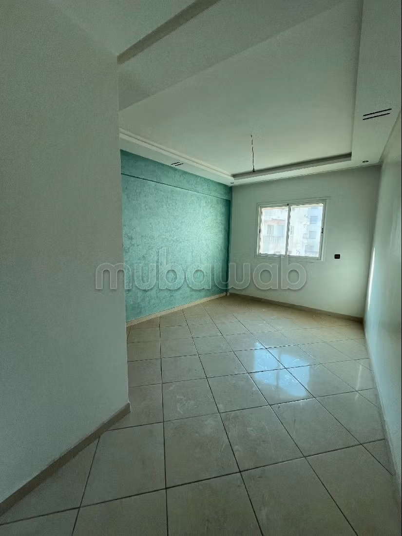 شقة رائعة للايجار ب باب سبتة. 4 قطع رائعة. مع المرآب والمصعد.