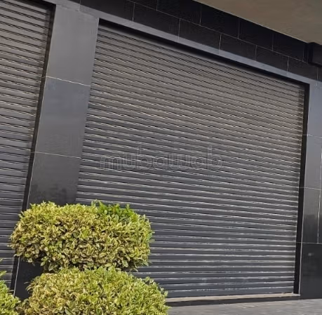 Te huur: commercieel vastgoed in Californie. Totale oppervlakte 78 m²
