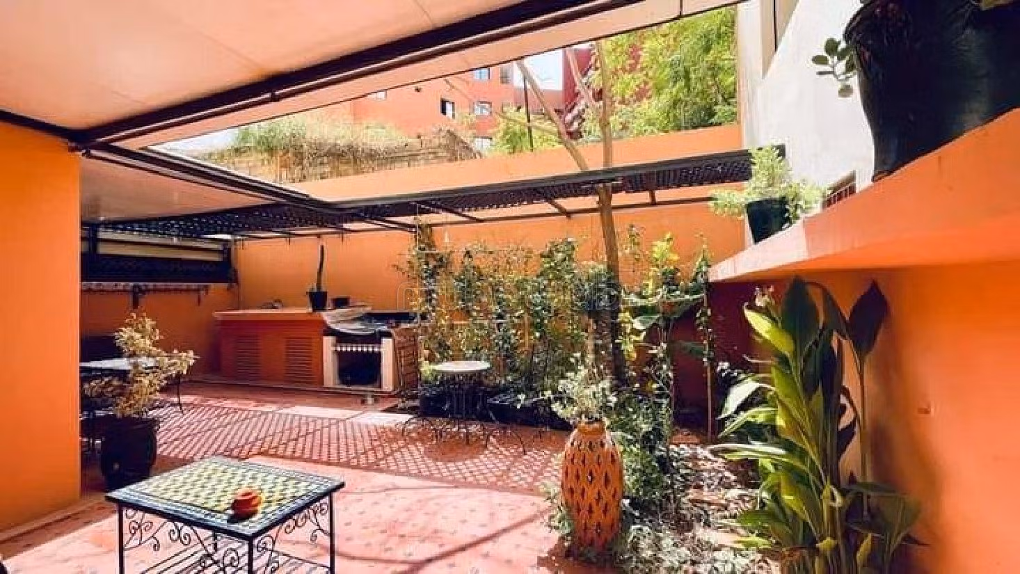 Apartment to purchase in Guéliz. 2 rooms. Terrace and garden