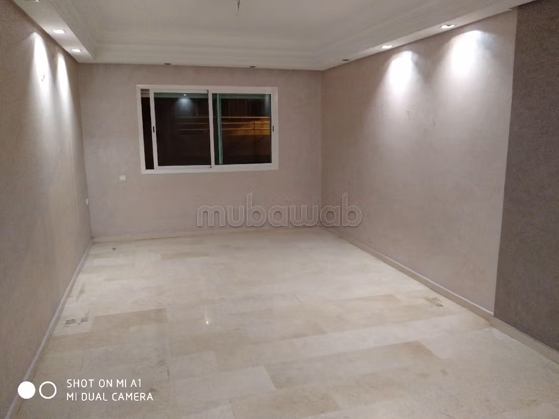 شقة رائعة للبيع ب برجر. 3 قطع. خدمات الكونسياج ، و تكييف الهواء