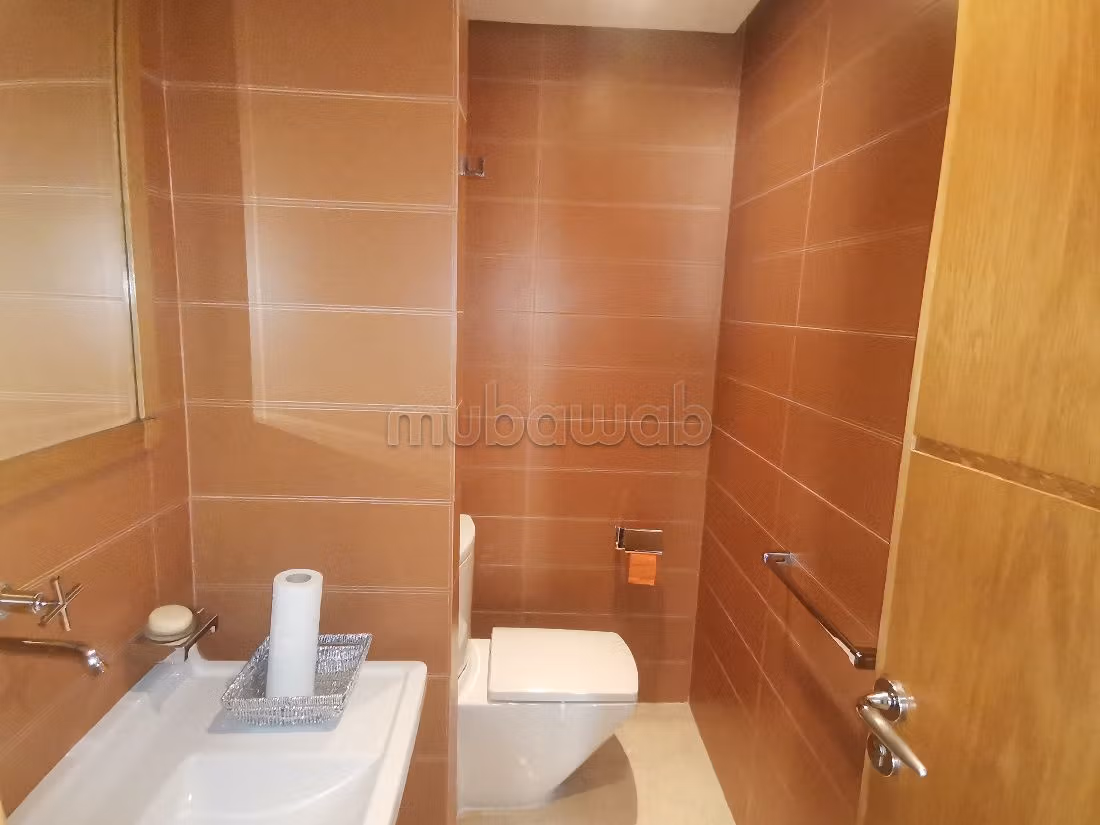 Find an apartment to buy in Racine. 3 beautiful rooms. caretaker and air conditioning.