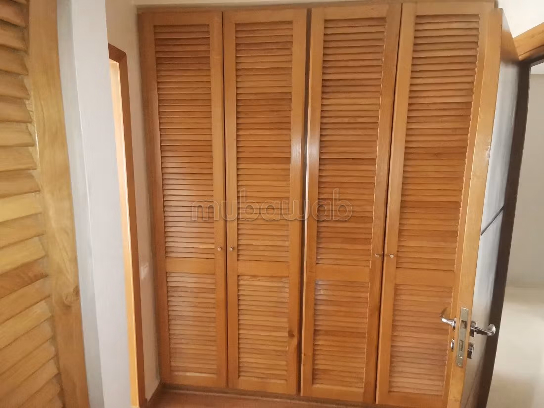 Find an apartment to buy in Racine. 3 beautiful rooms. caretaker and air conditioning.