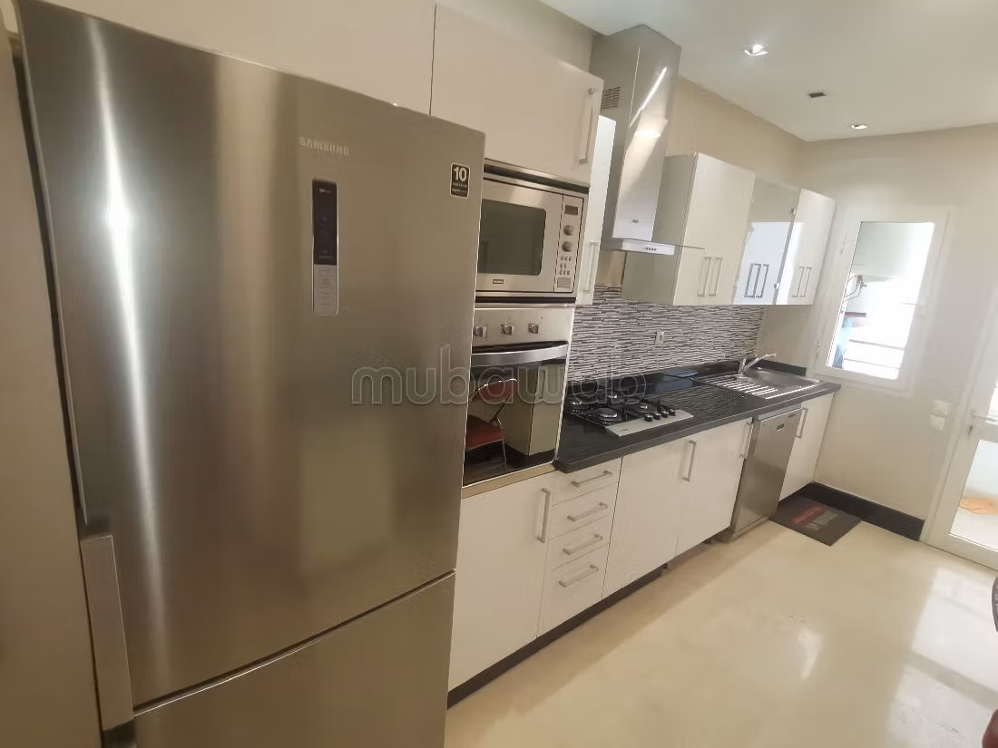 Find an apartment to buy in Racine. 3 beautiful rooms. caretaker and air conditioning.