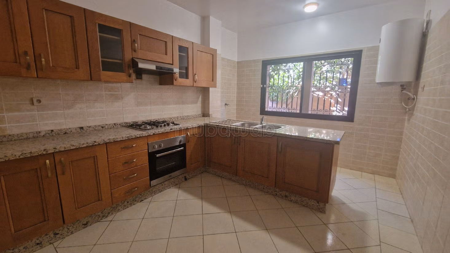 APPARTEMENT avec jardin privé piscine commune à Targa
