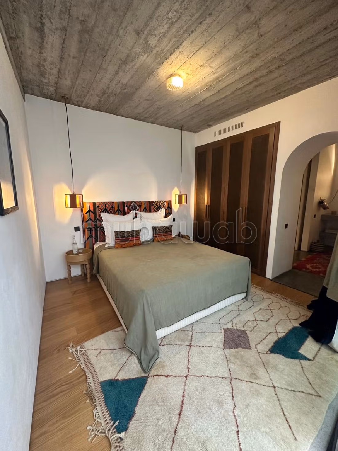 بيع رياض ب رياض الزيتون. 3 غرف. مفروشة. 