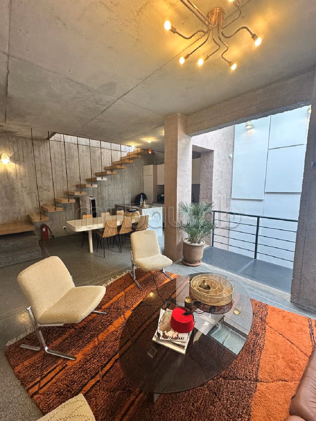 بيع رياض ب رياض الزيتون. 3 غرف. مفروشة. 