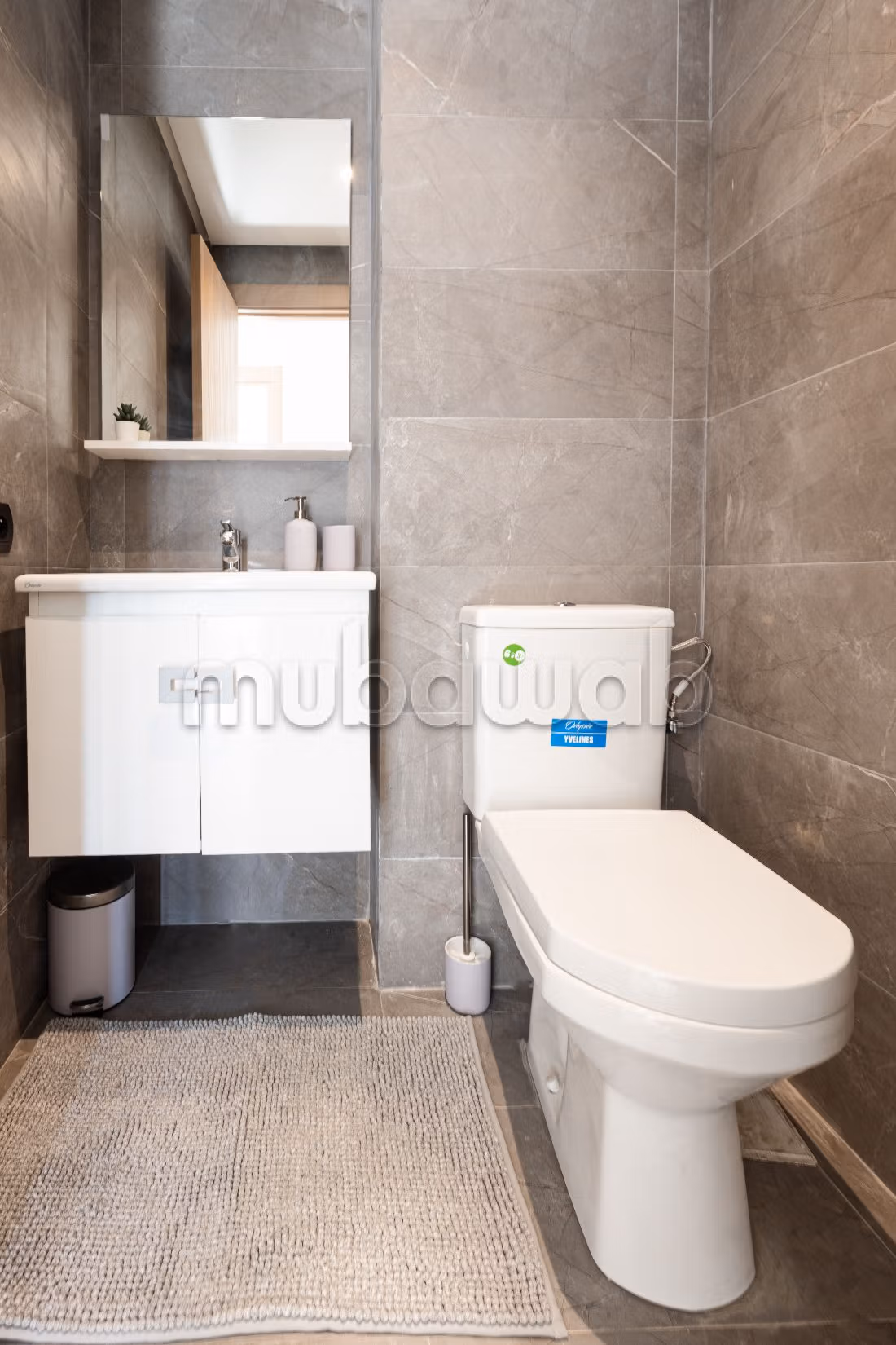 Busca pisos en venta en Hay Hassani. 4 habitaciones confortables. Aire condicionado