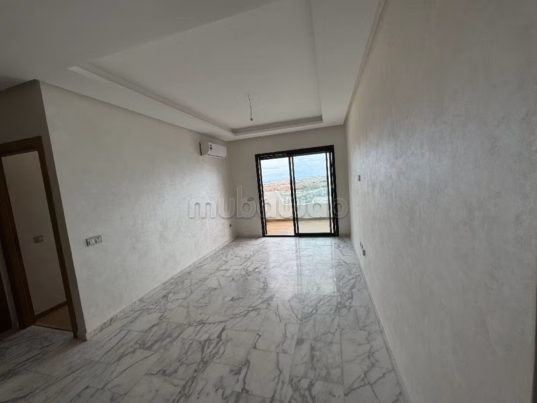 Very nice apartment for rent. 2 large living areas. Residence with caretaker, Large swimming pool. 