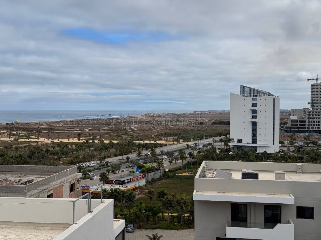 Very nice apartment for rent. 2 large living areas. Residence with caretaker, Large swimming pool. 