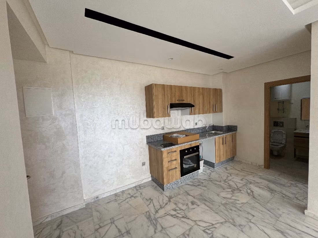 Very nice apartment for rent. 2 large living areas. Residence with caretaker, Large swimming pool. 