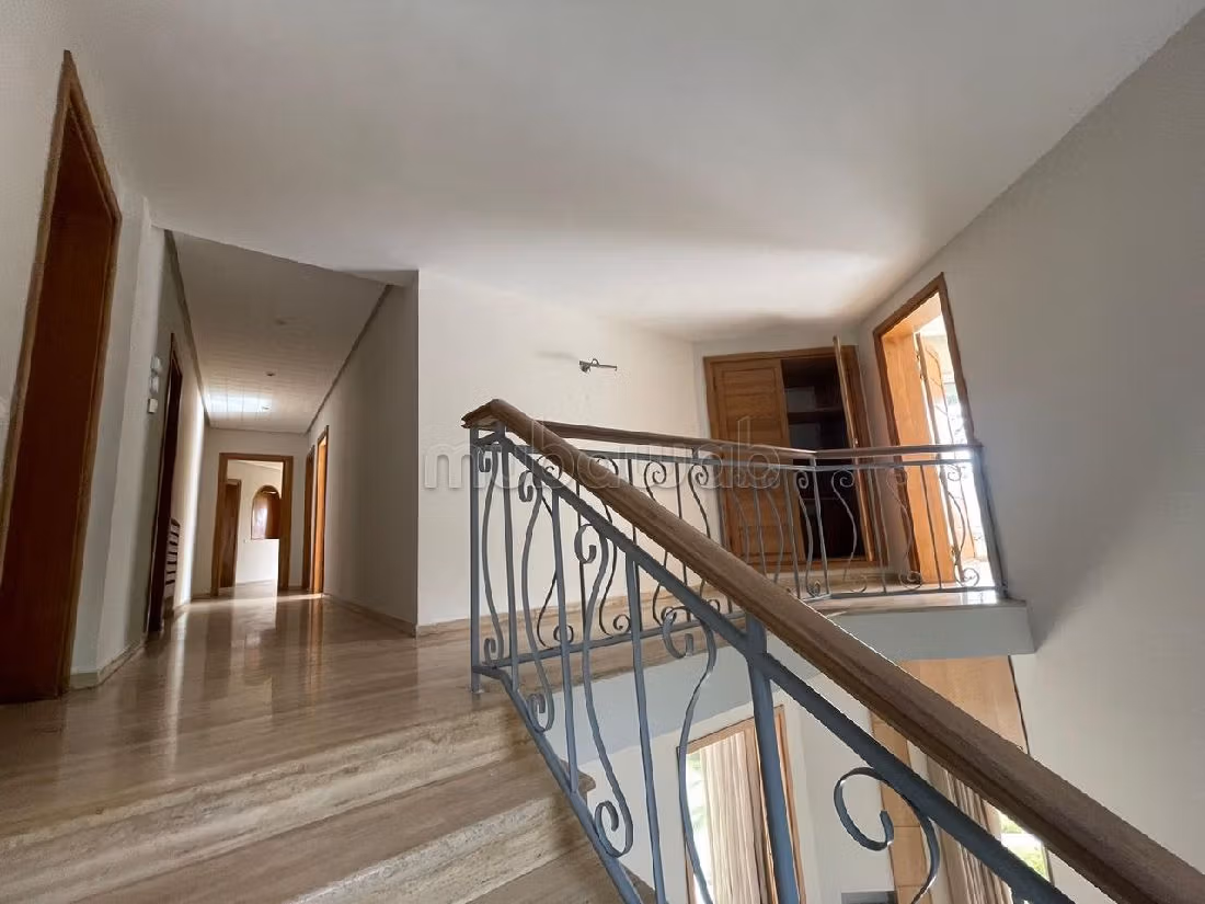 Luxury Villa for rent in Anfa Supérieur. Area of 1000 m². Fireplace, swimming pool. 
