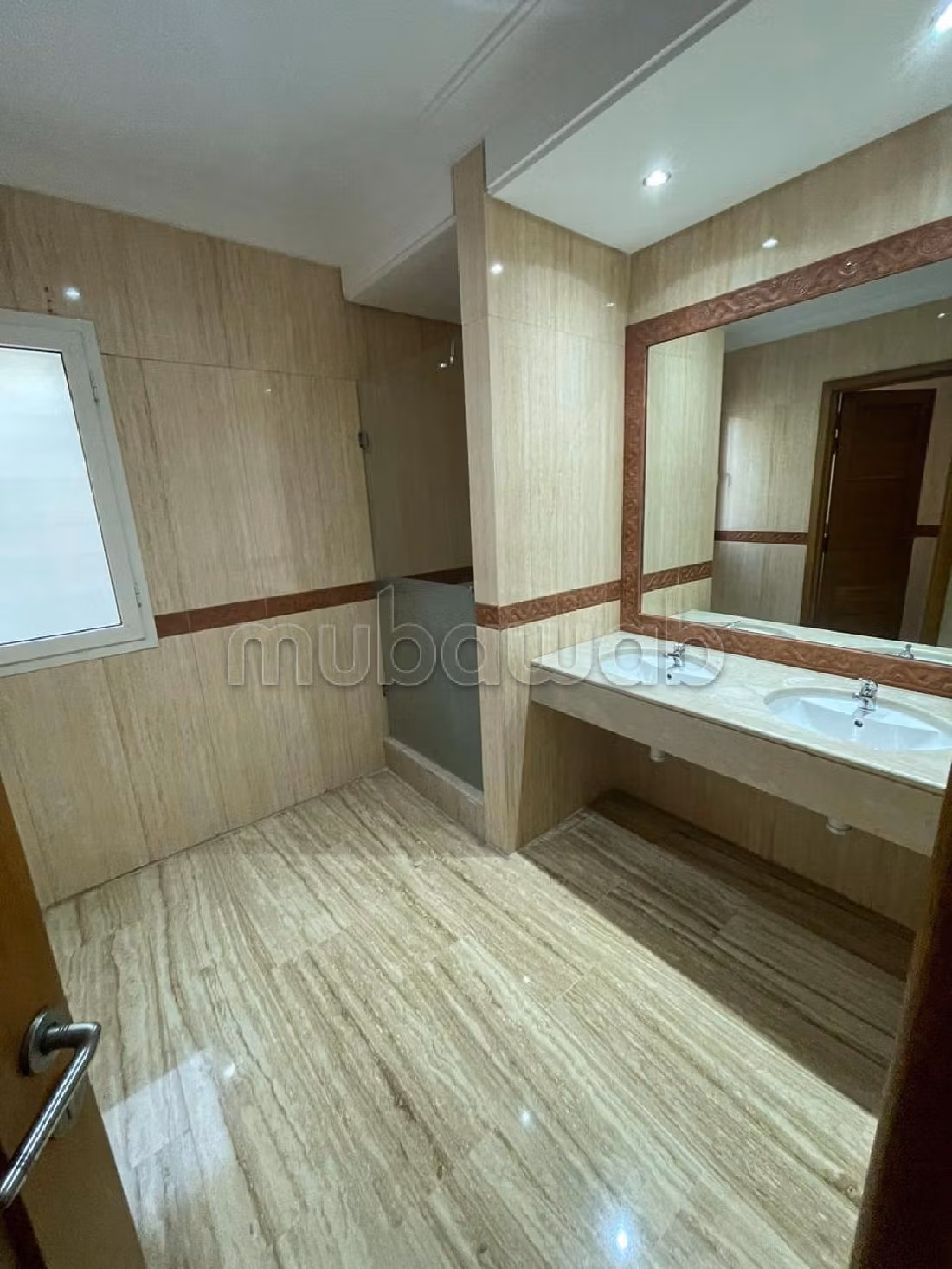 Luxury Villa for rent in Anfa Supérieur. Area of 1000 m². Fireplace, swimming pool. 