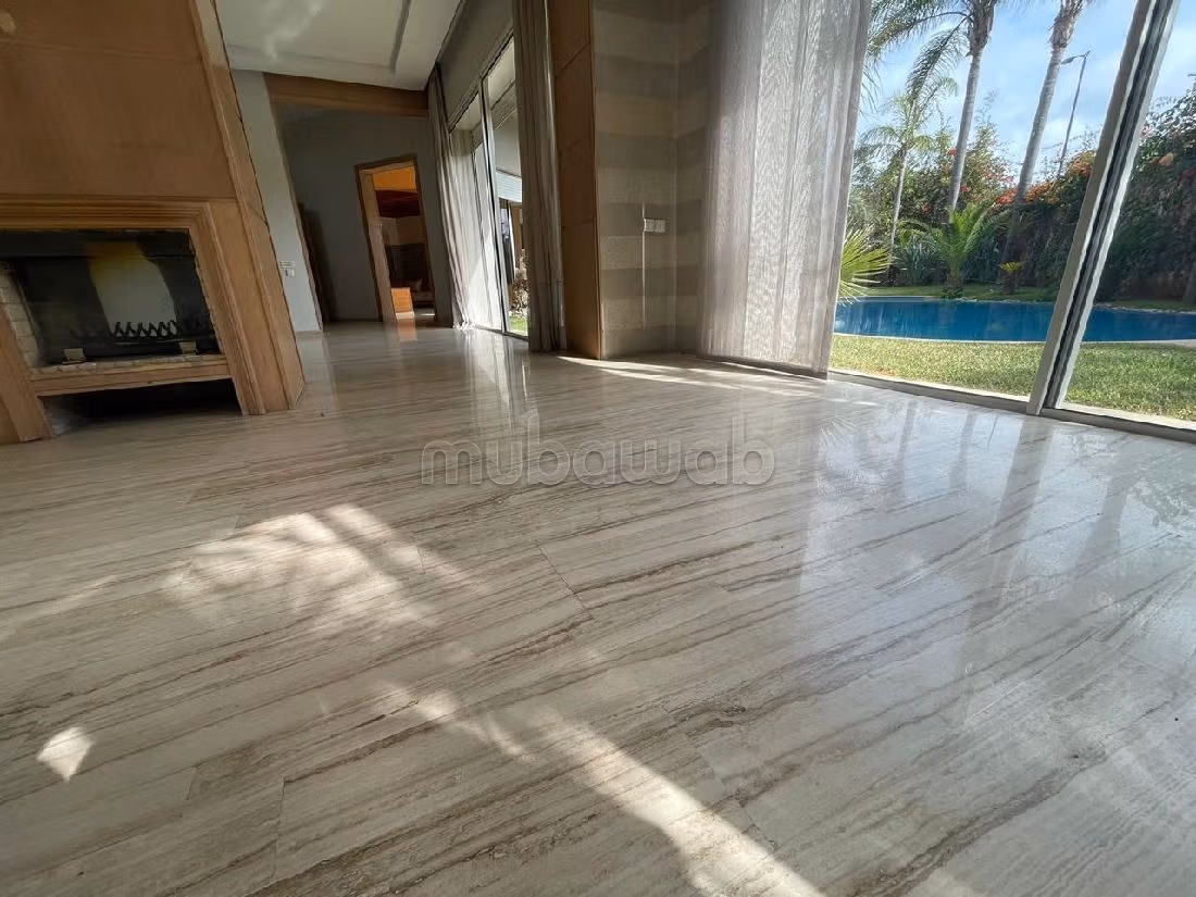 Luxury Villa for rent in Anfa Supérieur. Area of 1000 m². Fireplace, swimming pool. 