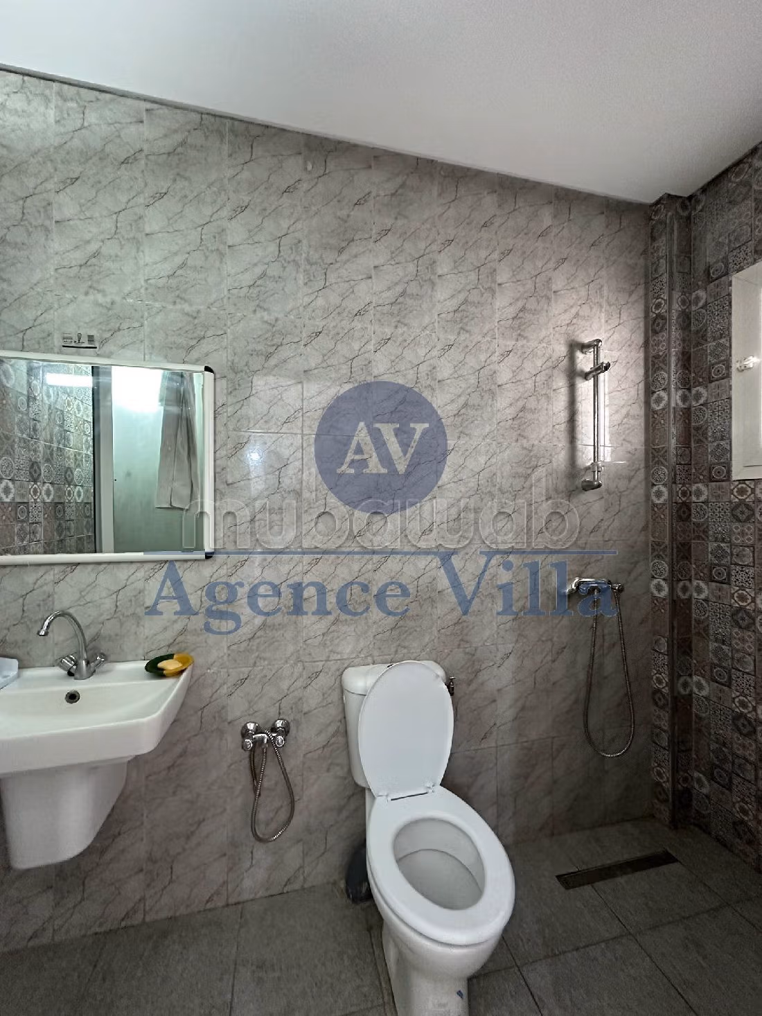 Appartement s1 meublé à la Marsa avec piscine
