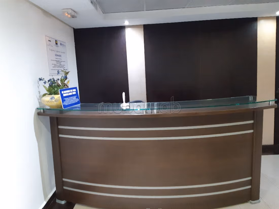 Comodo ufficio in affitto a Palmier. Superficie 1069 m². Servizio di concierge e aria condizionata