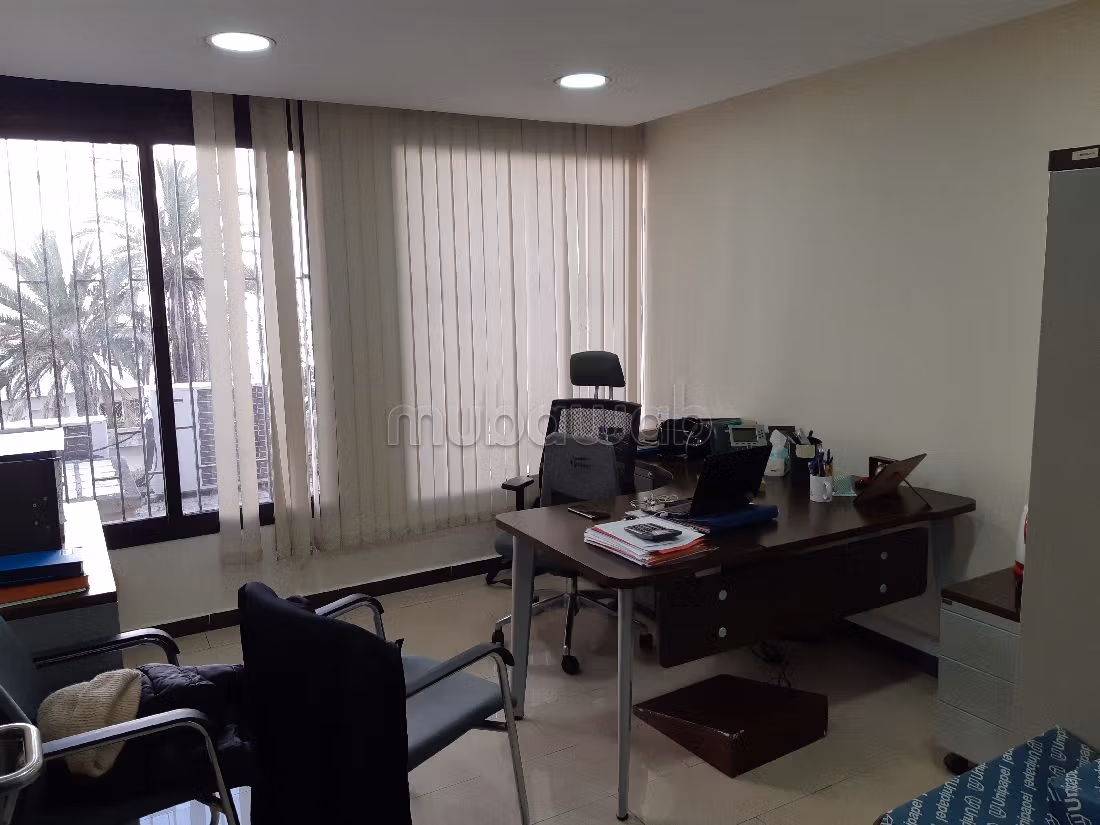 Comodo ufficio in affitto a Palmier. Superficie 1069 m². Servizio di concierge e aria condizionata
