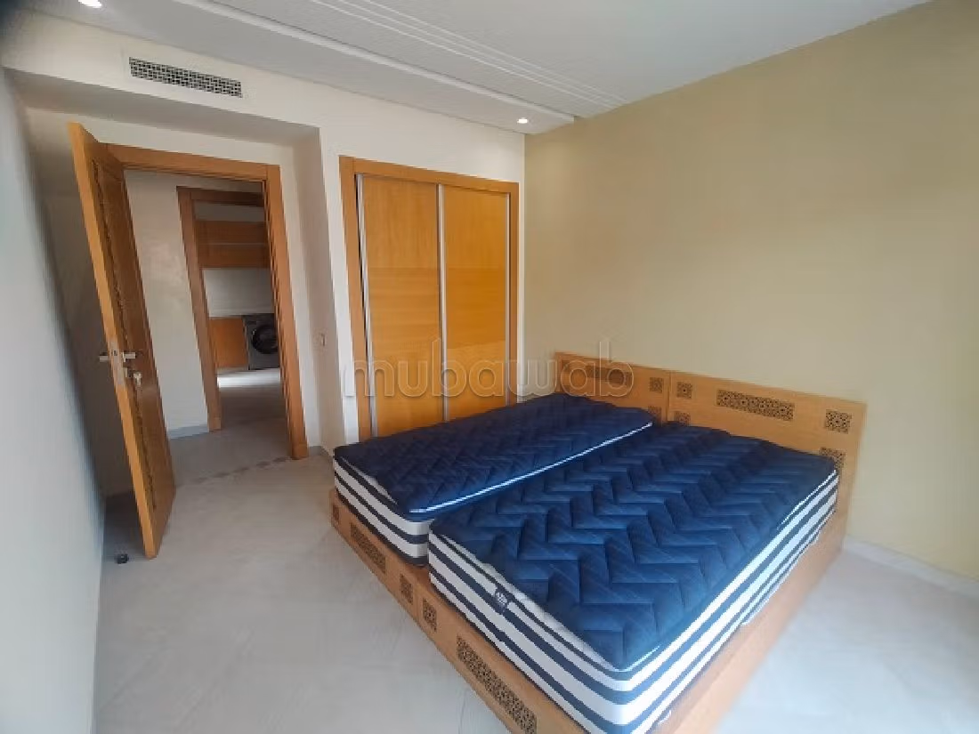 Beautiful apartment for sale in Charaf. 3 comfortable rooms. Ample storage space. 