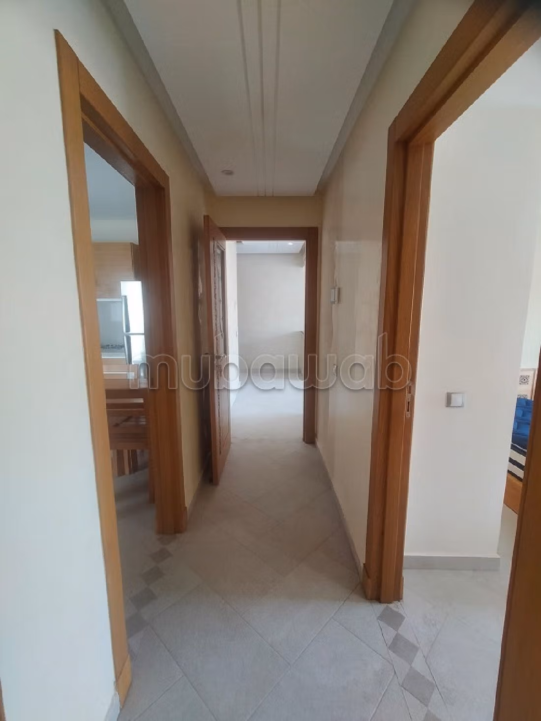 Beautiful apartment for sale in Charaf. 3 comfortable rooms. Ample storage space. 
