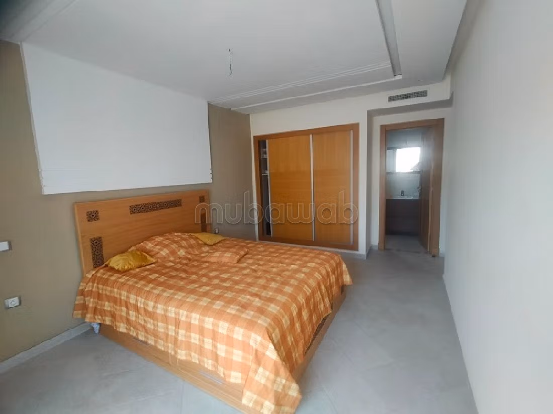 Beautiful apartment for sale in Charaf. 3 comfortable rooms. Ample storage space. 