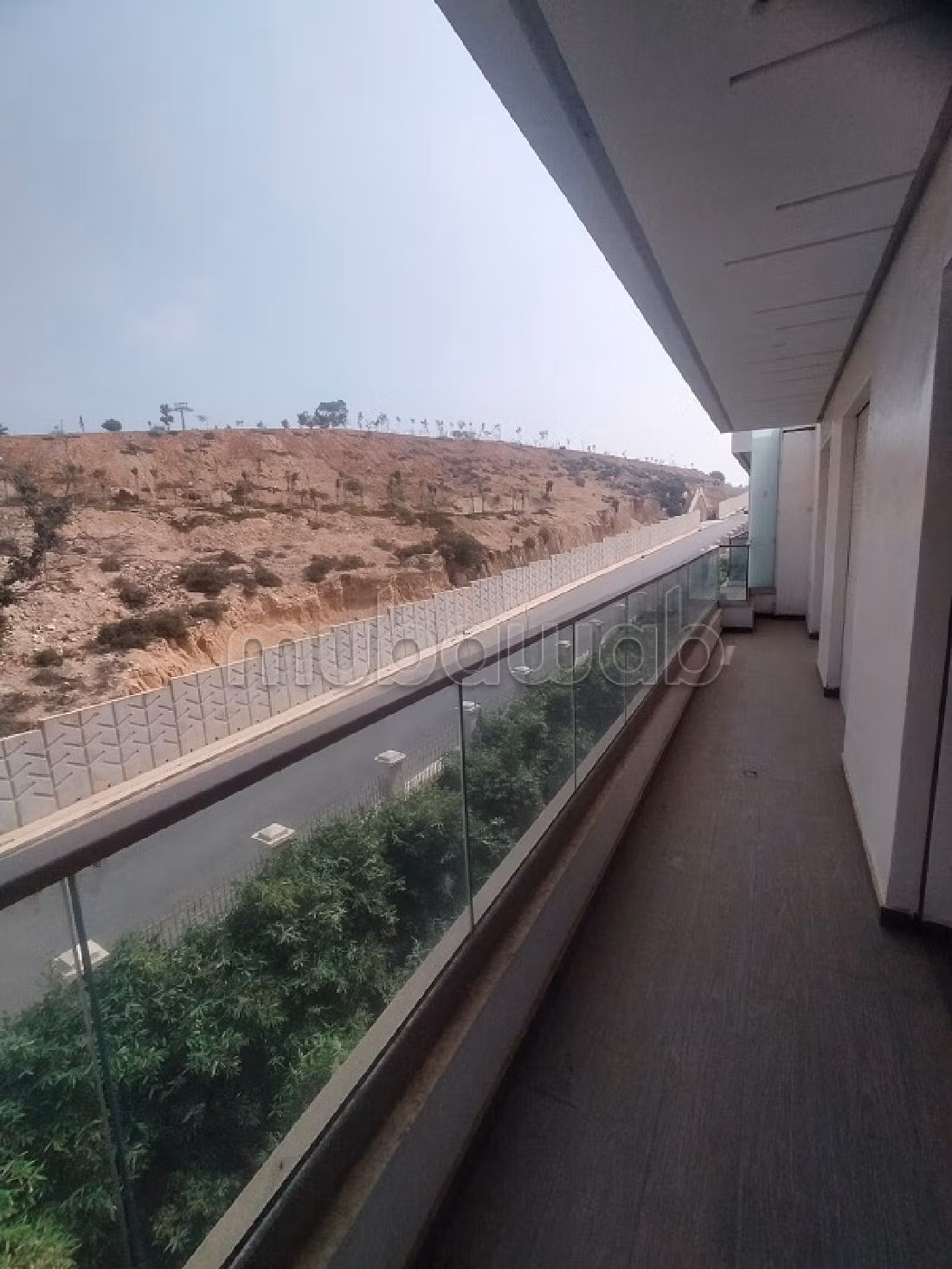 Beautiful apartment for sale in Charaf. 3 comfortable rooms. Ample storage space. 