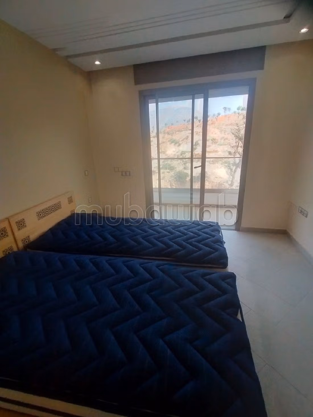Beautiful apartment for sale in Charaf. 3 comfortable rooms. Ample storage space. 