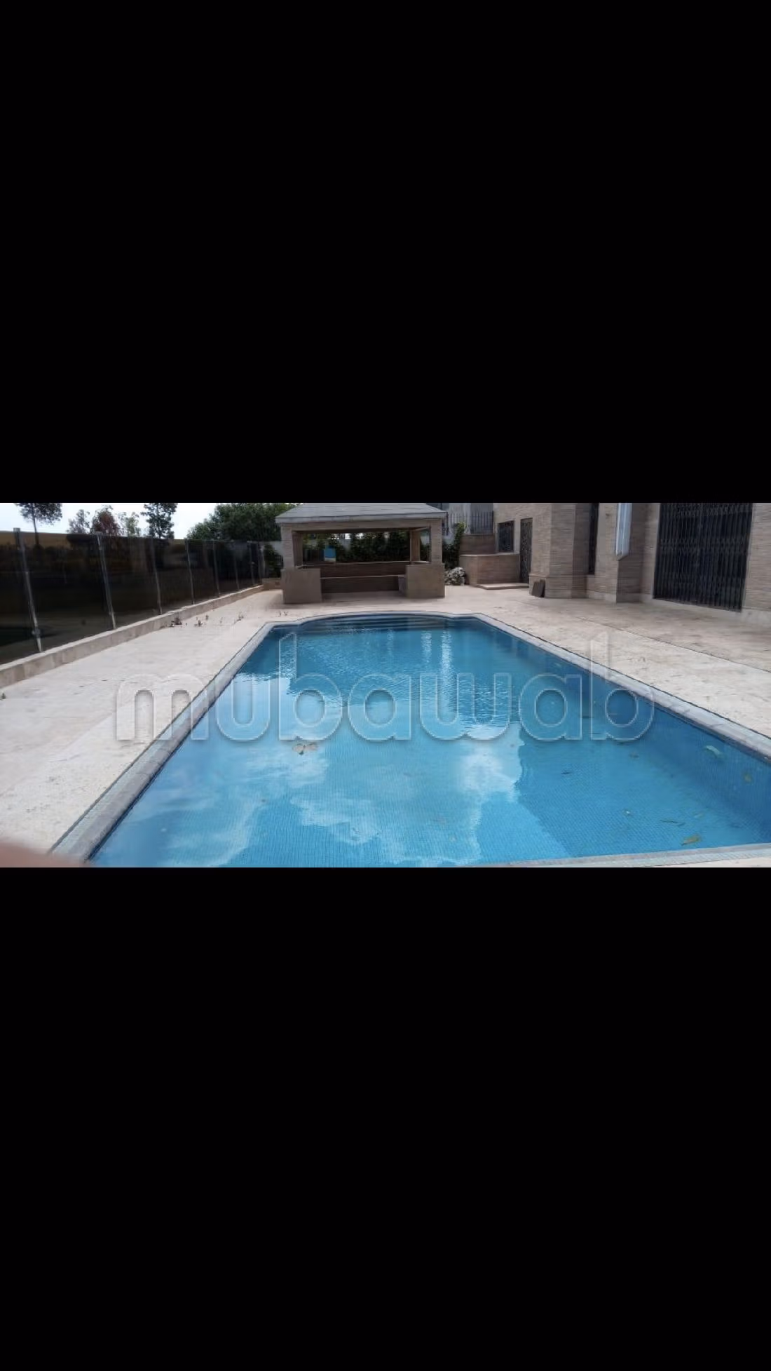 Esplendida villa en venta en Ville Verte. 6 habitaciones. Piscina grande, aire condicionado general. 