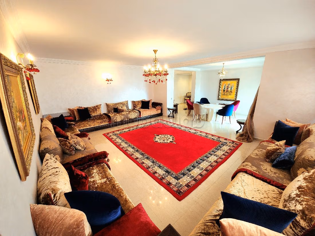 Appartamento da acquistare a Ain Diab. 5 locali spaziosi. Con ascensore e giardino