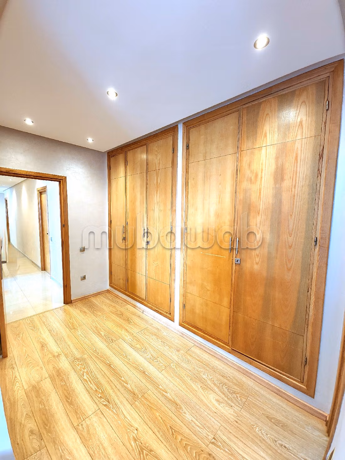 Appartamento da acquistare a Ain Diab. 5 locali spaziosi. Con ascensore e giardino