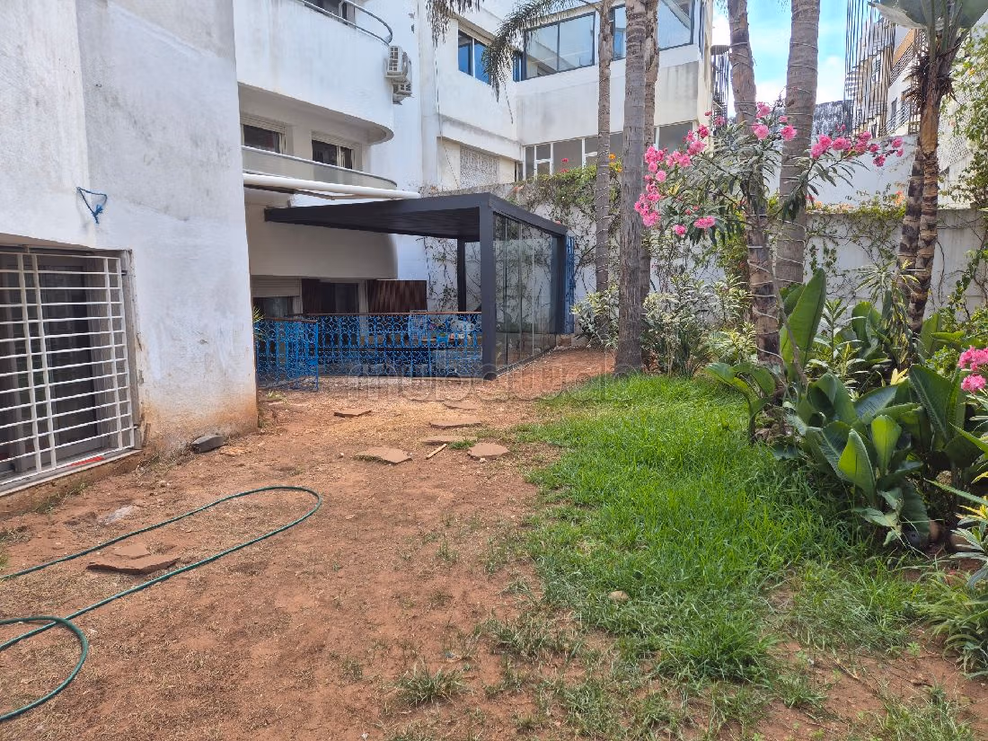 Piso en venta en Racine Extension. 5 habitaciones grandes. Chimenea funcional, aire condicionado general. 