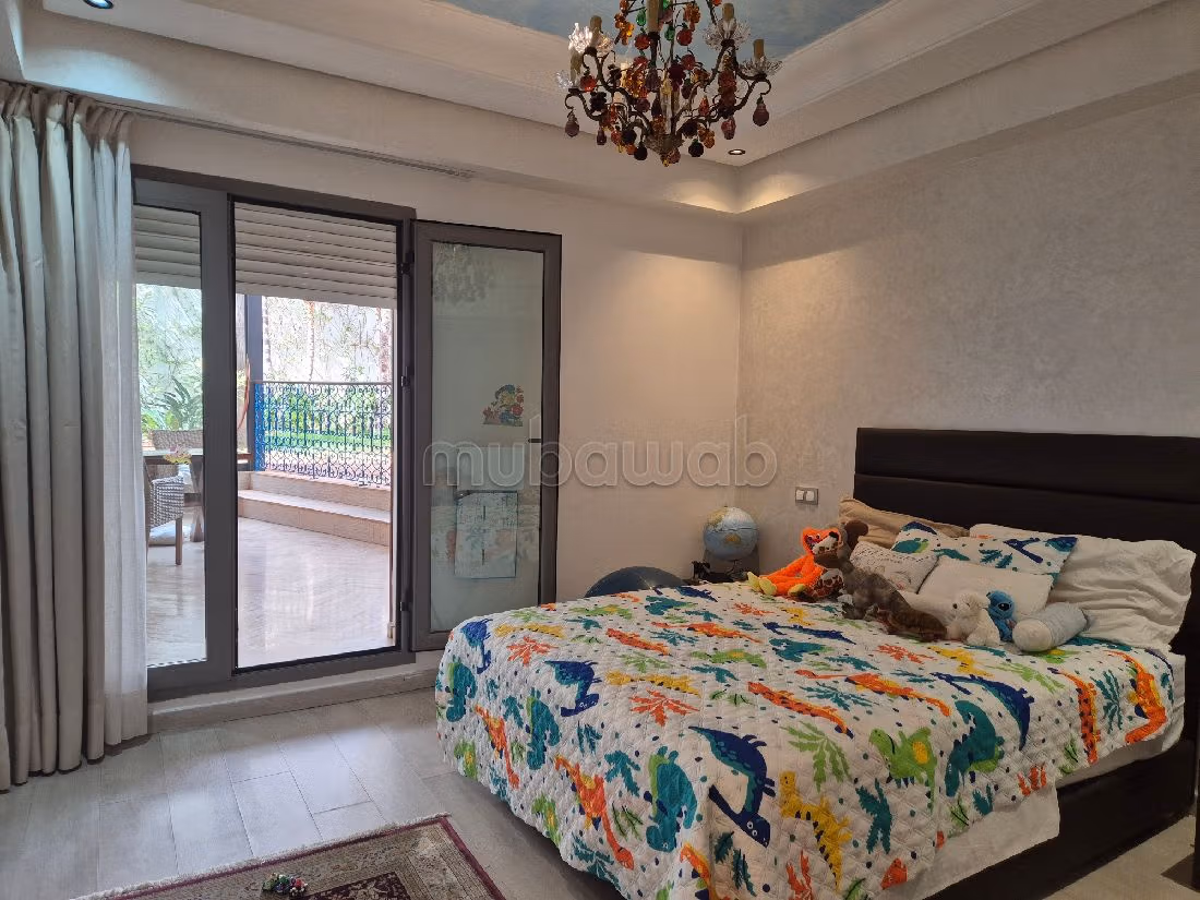 Piso en venta en Racine Extension. 5 habitaciones grandes. Chimenea funcional, aire condicionado general. 