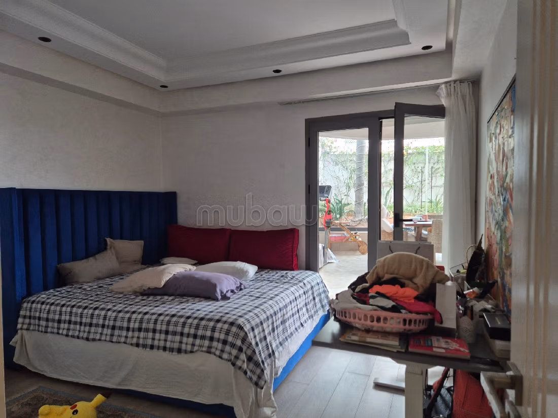 Piso en venta en Racine Extension. 5 habitaciones grandes. Chimenea funcional, aire condicionado general. 