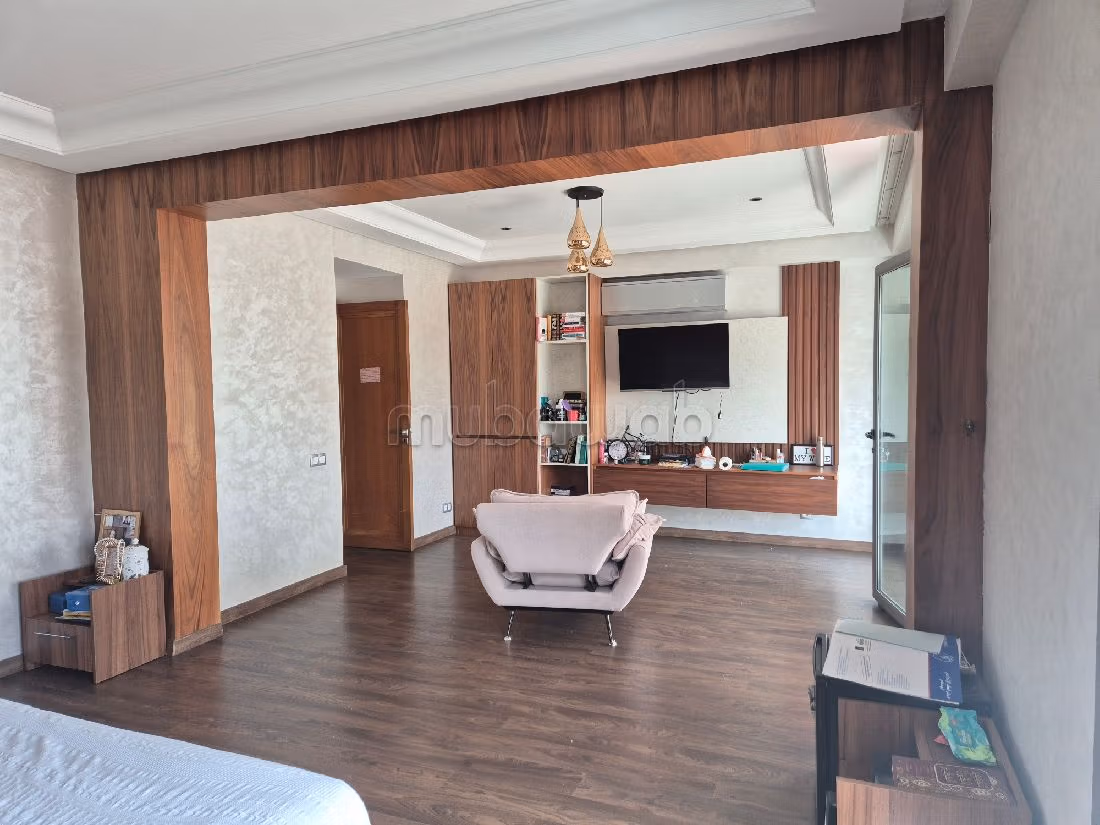 Piso en venta en Racine Extension. 5 habitaciones grandes. Chimenea funcional, aire condicionado general. 