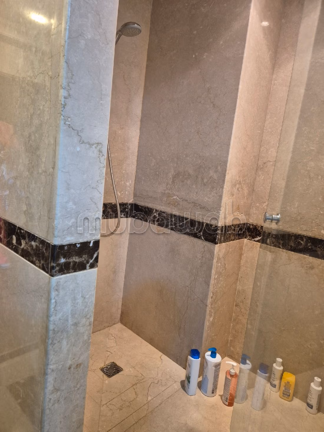 Piso en venta en Racine Extension. 5 habitaciones grandes. Chimenea funcional, aire condicionado general. 